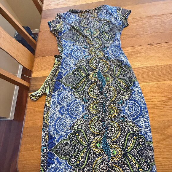 Lovely blue and gold pattern dress - Picture 1 of 4